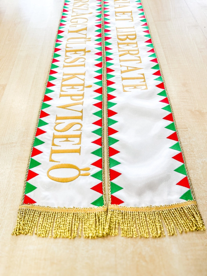 EGYENRUHÁSOK, EGÉSZSÉGÜGY