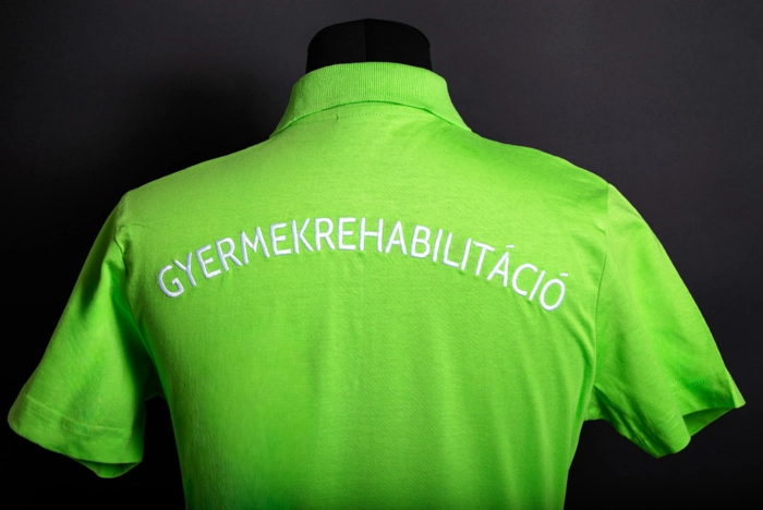 EGYENRUHÁSOK, EGÉSZSÉGÜGY